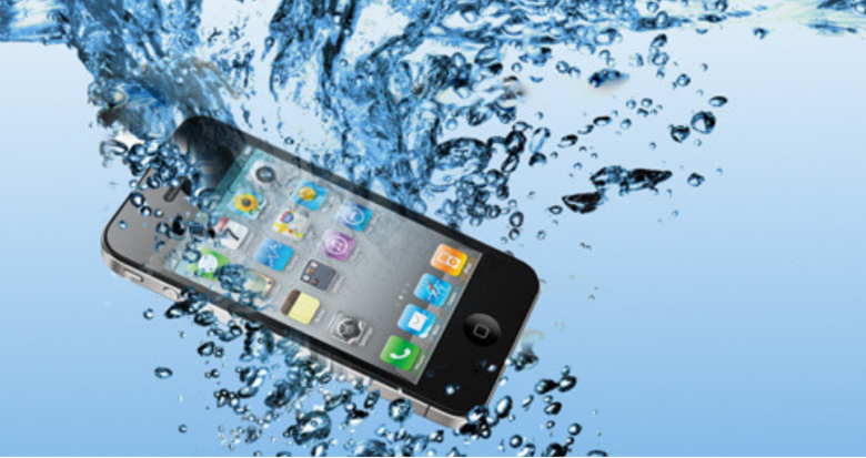 iPhone im Wasser